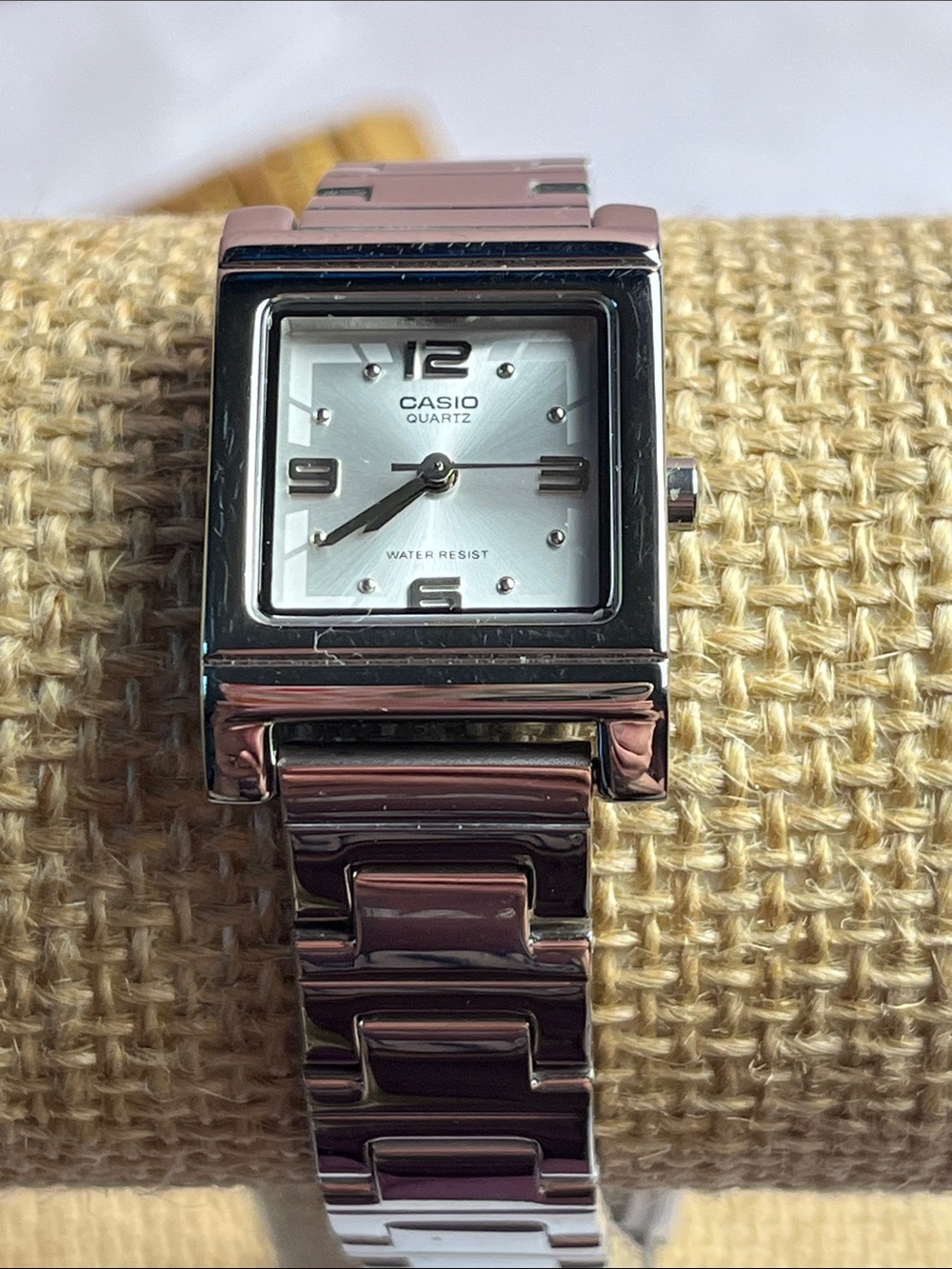 Vintage Casio Women' Watch Silver Tone Case And Bracelet Quartz Mvmt New Battery